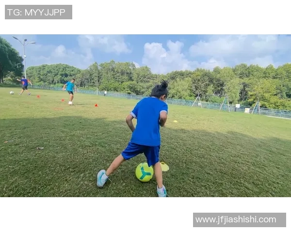 梦中与足球明星共度训练时光的奇妙体验与启示