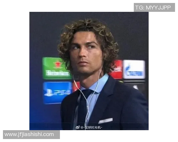 足球明星悠闲时光与雪茄的完美结合展现独特魅力与风范 足球明星悠闲时光与雪茄的完美结合展现独特魅力与风范