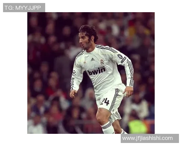 足球明星皇马爸爸的传奇之路与辉煌成就揭秘 足球明星皇马爸爸的传奇之路与辉煌成就揭秘